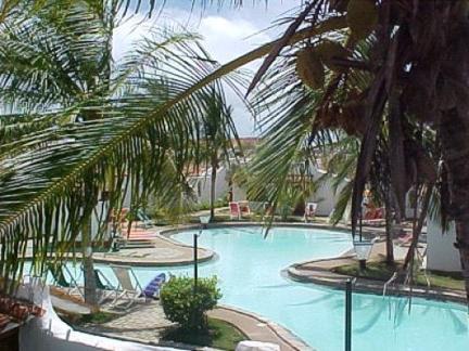 Piscina Hotel Tropical Refuge en Margarita